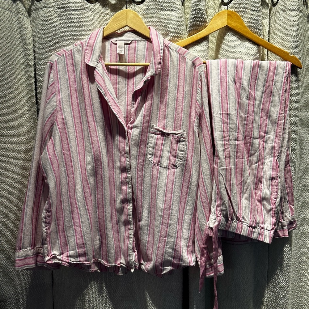 Victoria's Secret Pink Striped Pajama Set - Picture 4 of 6